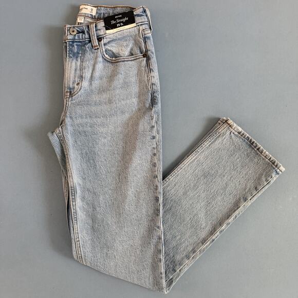 NWT Abercrombie The Straight Curve Love Mid Rise Medium Wash Jeans - Picture 4 of 9
